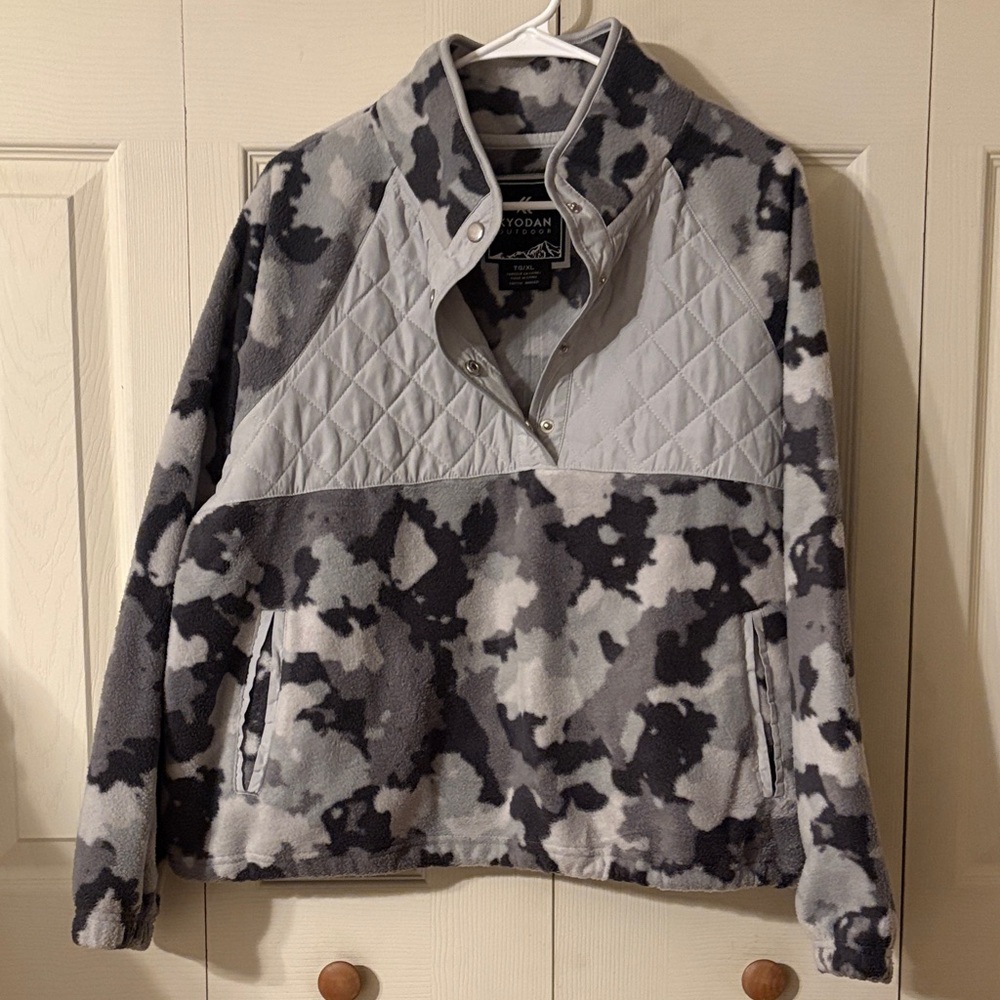 Kyodan Outdoor Gray and Black Jacket